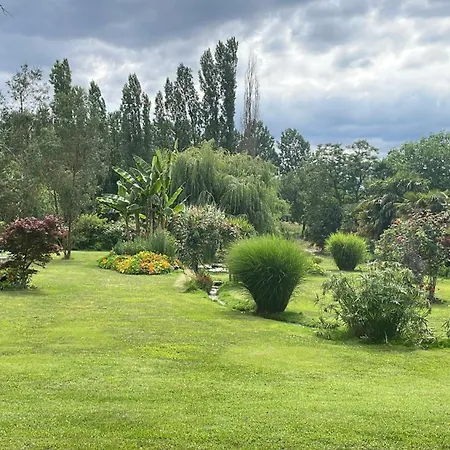 La Maison Des Cressonnieres Апартаменты Saint-Pardoux-du-Breuil